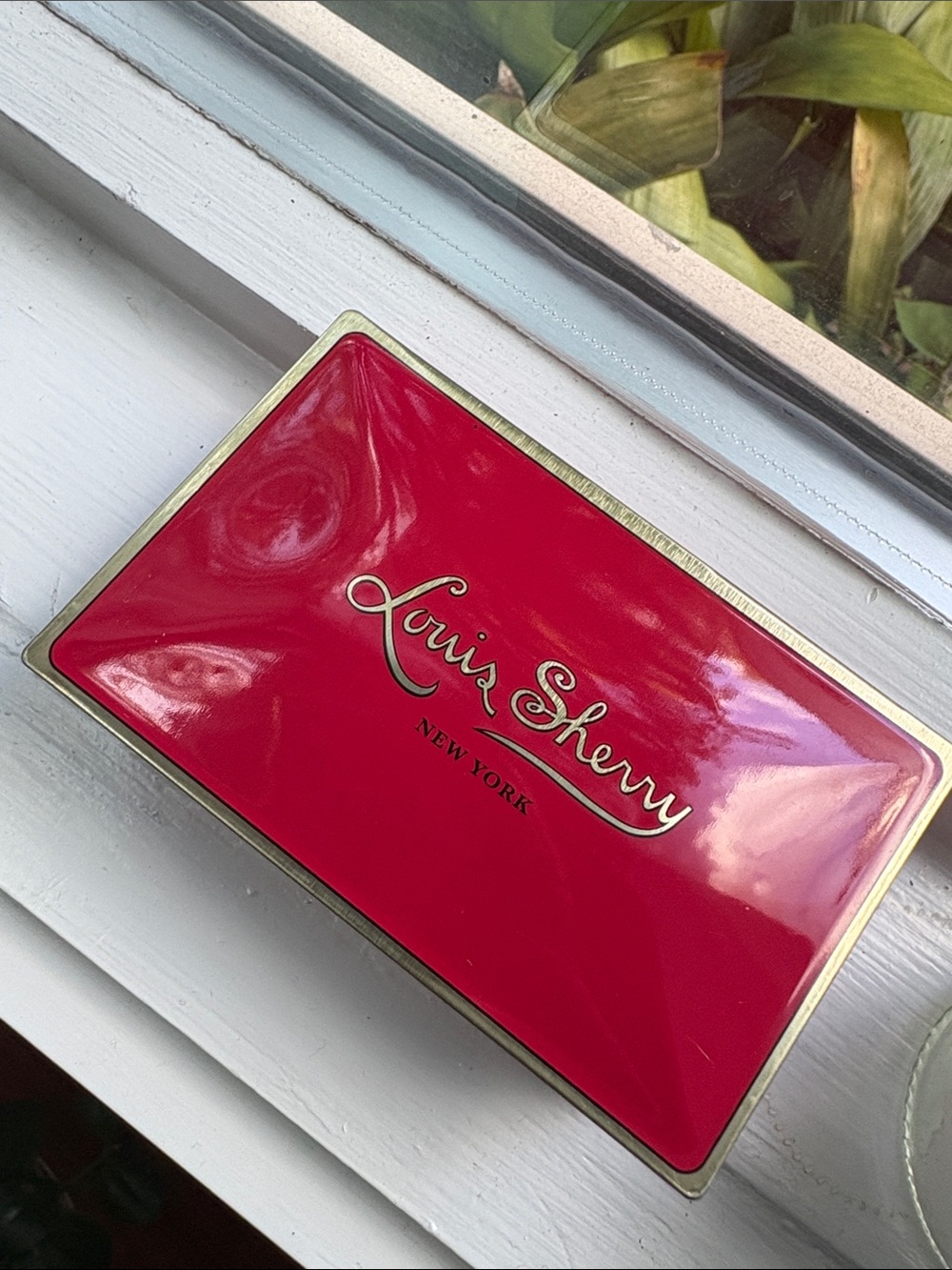 Louis Sherry Small Red Decorative Tin Box - Picture 13 of 14